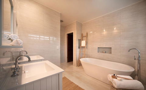 Bathers Across The Bay From Port Douglas - Tourism Caloundra 2