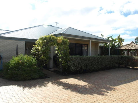 Baudins Of Busselton Bed And Breakfast - Tourism Caloundra 3