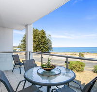 Bayline Beachfront Apartment no 4 - Tourism Caloundra