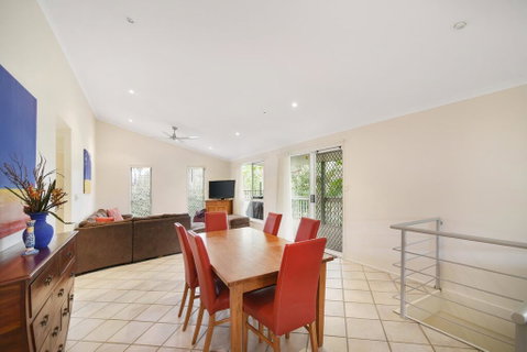 Beach Affair - 10 Callitris Crescent - Tourism Caloundra 1