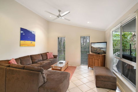 Beach Affair - 10 Callitris Crescent - Tourism Caloundra 2