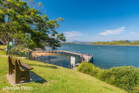 Beach House In Mylestom - Tourism Caloundra 1
