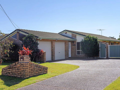Beach Paradise @ Anna Bay - Tourism Caloundra 3