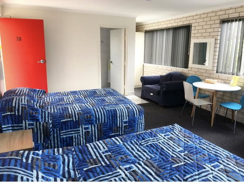 Beach Park Motel - Tourism Caloundra 2