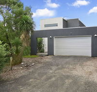 Beach Retreat on Medina - Tourism Caloundra