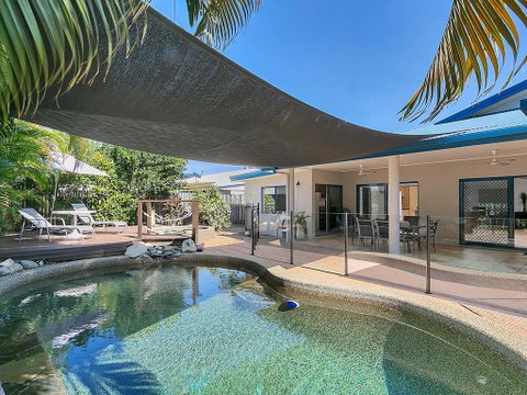 Beachcomber Trinity Beach - Tourism Caloundra 0