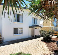 Beachcomber Unit 4- Beachside Unit - - Tourism Caloundra