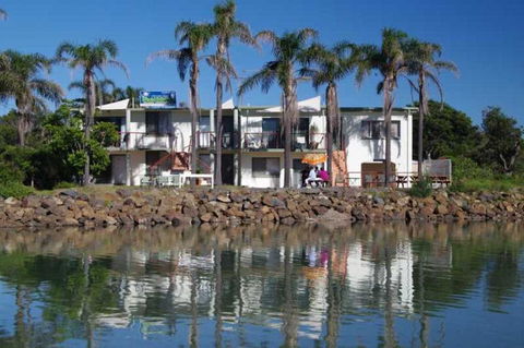 Beachfront 5, 25 Willow Street - Tourism Caloundra 0