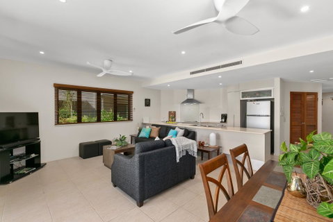 Beachfront Apartment With Ocean Views - Tourism Caloundra 3