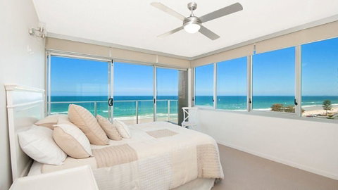 Beachfront Apt Main Beach - Tourism Caloundra 2