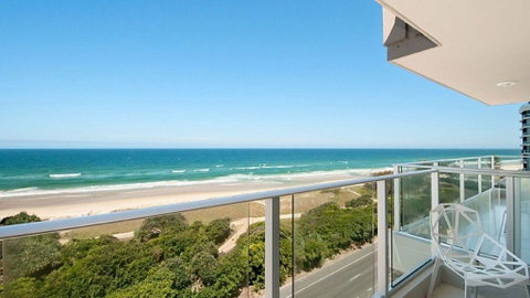 Beachfront Apt Main Beach - Tourism Caloundra 0