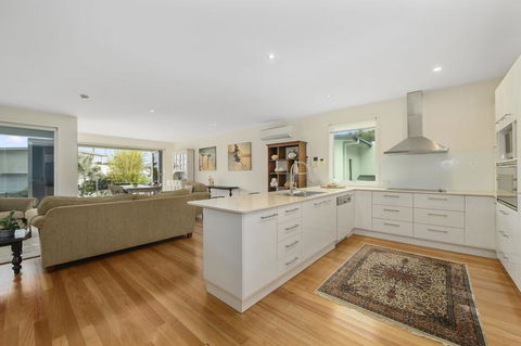 Beachfront By The CC - Family Friendly, Plunge Pool, Steps To The Beach - Tourism Caloundra 3