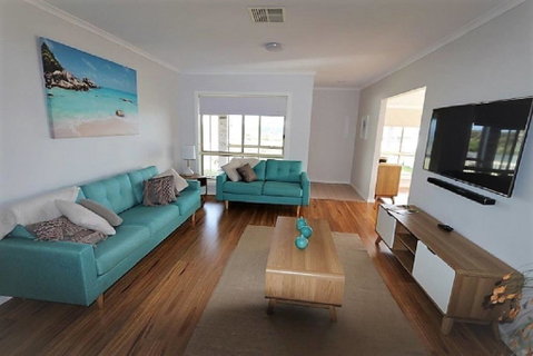 Beachfront Living! - Tourism Caloundra 2