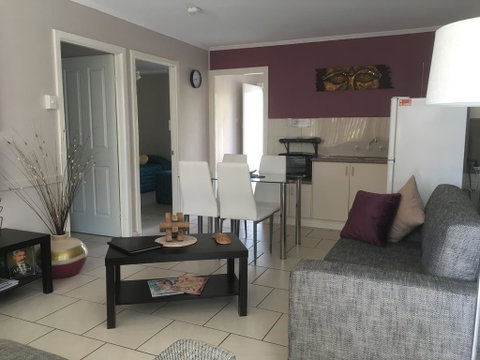 Beachlander Holiday Apartments - Tourism Caloundra 3