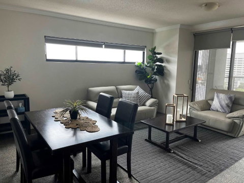 Republic Apartment - Tourism Caloundra 2