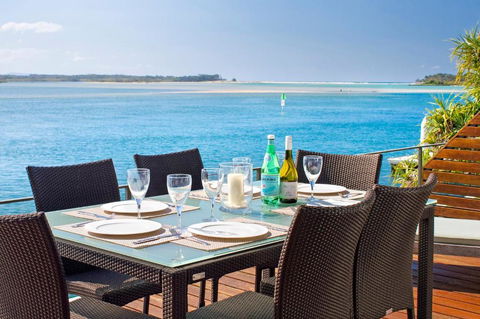 Riverfront Apartment, Perfect Location - Tourism Caloundra 0