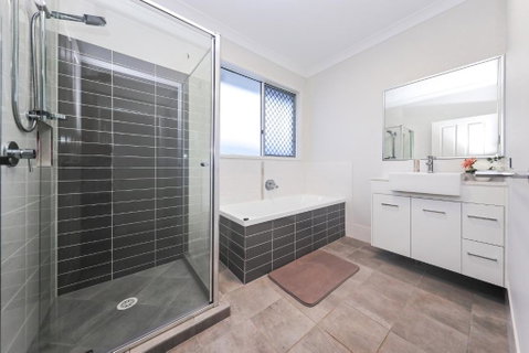 Redcliffe - Tourism Caloundra 2