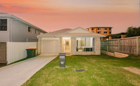 Redcliffe - Tourism Caloundra 3