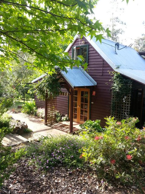 Redgum Hill Country Retreat - Tourism Caloundra 0