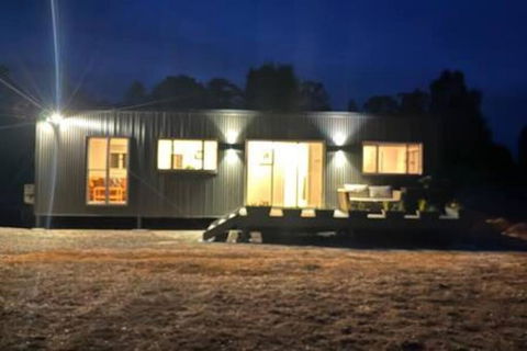 Redman View Luxury Lakeside Cabin - Tourism Caloundra 0