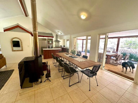 Redtail House - Carlotta - Tourism Caloundra 3