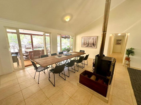 Redtail House - Carlotta - Tourism Caloundra 1