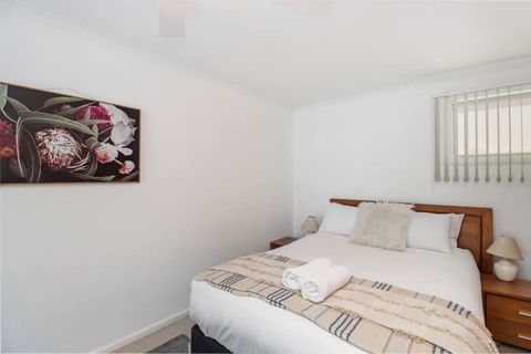 Reel Close! Walk To Everything. Sleeps 6 - Tourism Caloundra 3