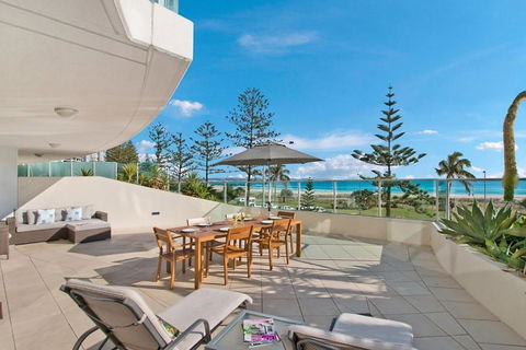 Reflections 202 - Tourism Caloundra 0