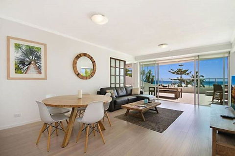 Reflections 202 - Tourism Caloundra 3