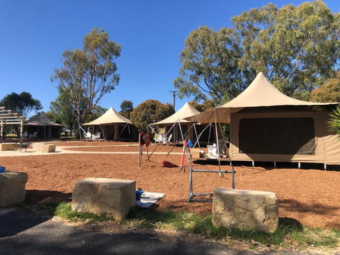Reflections Lake Keepit - Holiday Park - Tourism Caloundra 1