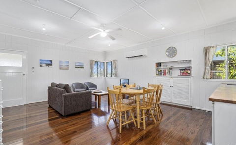 Relax On Rickman - Tourism Caloundra 2