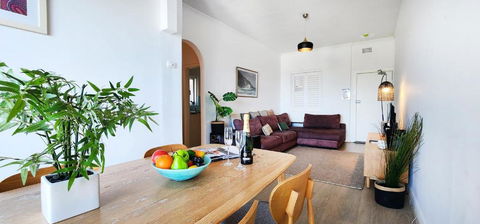 Relaxed Coastal Living With Fantastic Sea Views - Tourism Caloundra 2