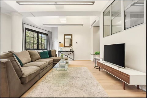 Renovated Warehouse Conversion In Heart Of Sydney - Tourism Caloundra 1