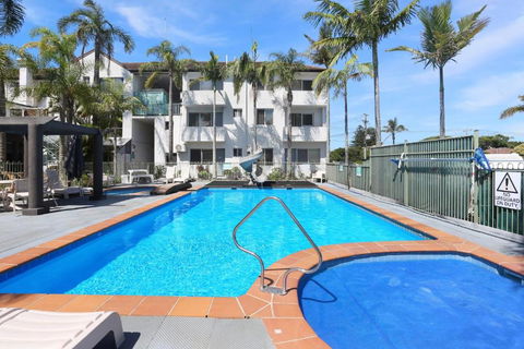 Resort Style Holiday - Tourism Caloundra 0