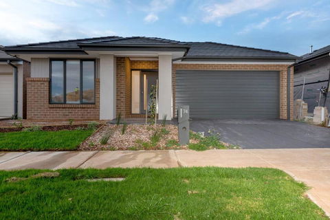 ResortStyle 4BR House With Parking - Tourism Caloundra 1