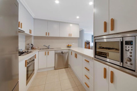 Rest A While - Tourism Caloundra 3