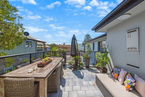 Rest A While - Tourism Caloundra 1