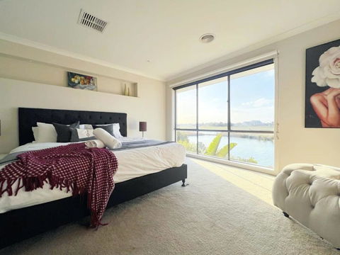 Retreat Andrew House - Tourism Caloundra 1