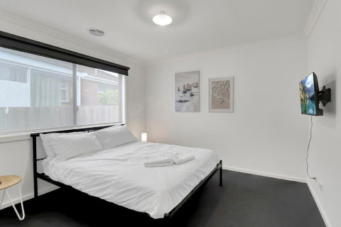 Retreat On Francis I Short And Long Stays - Tourism Caloundra 1