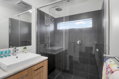 Retreat On Francis I Short And Long Stays - Tourism Caloundra 2