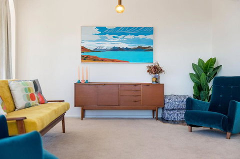 Retro Beach House - Tourism Caloundra 2