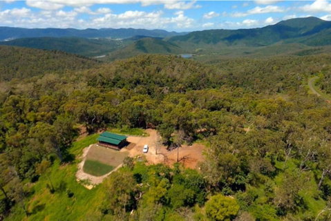 Ridge Cabin - Stunning Views - 5km From Neighbours - Tourism Caloundra 3