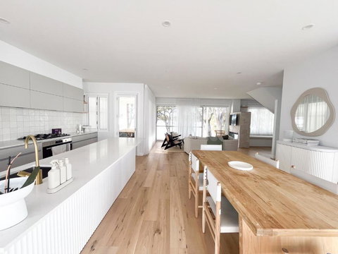 Riva House - Tourism Caloundra 3