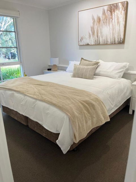 River Frontage Unit Moama - Tourism Caloundra 1