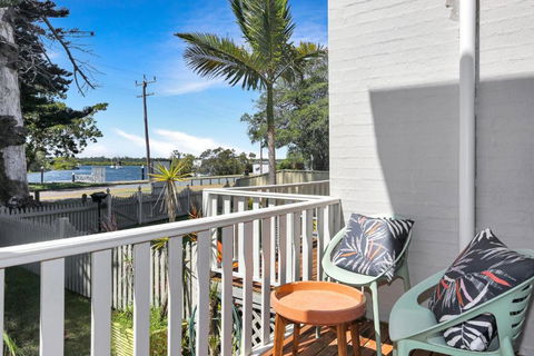 River Tonic - Tourism Caloundra 0