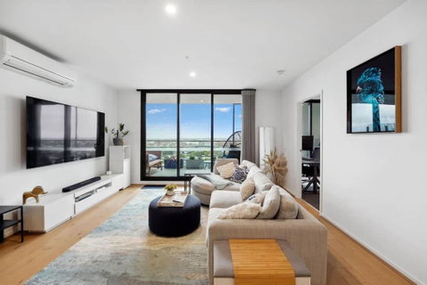 Riverina - Ultimate Footscray Getaway With Parking - Tourism Caloundra 0