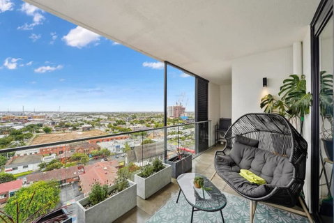 Riverina - Ultimate Footscray Getaway With Parking - Tourism Caloundra 1