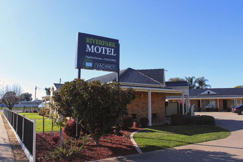 RiverPark Motel - Tourism Caloundra 0