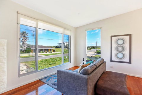 Riversea Goolwa Beach House - Tourism Caloundra 1