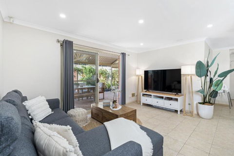 Rivervale Family Retreat - Tourism Caloundra 1